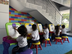 Escritorios didácticos: aprender jugando, explorando y descubriendo desde los primeros años